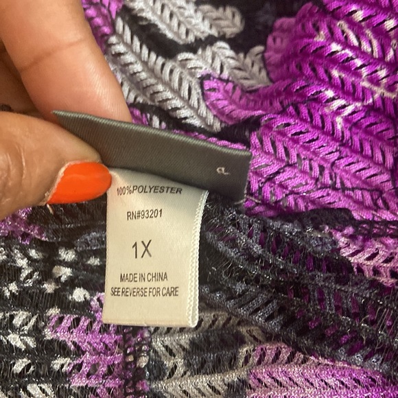 Dot’s Top - Picture 4 of 7